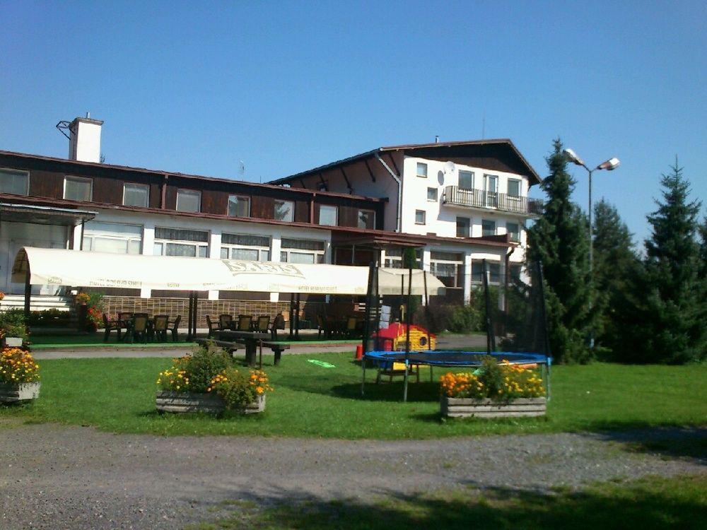 Borova Sihot Atc And Penzion Липтовски-Градок Экстерьер фото